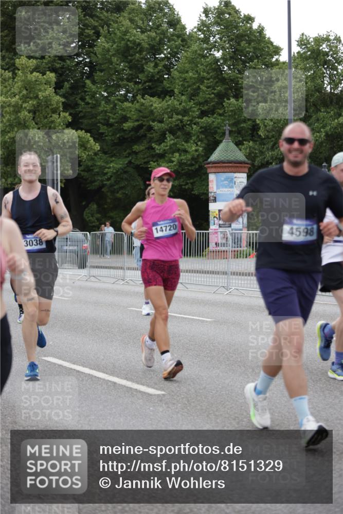 29.06.2025 - hella hamburg halbmarathon Jannik Wohlers http://msf.ph/oto/8151329 29.06.2025 10:51:36 Lombardsbrücke 1418, 1978, 3038, 4087, 4273, 4598, 4606, 5062, 6456, 6604, 7682, 8250, 8251, 8621, 9220, 9460, 9590, 9594, 9673, 9730, 10533, 10673, 11101, 11375, 12065, 12510, 12969, 14720, 14937, 14959, 15128, 16015, 16234, 17253, 17277, 17429, 17902, 18078, 18615, 18780, 18975 meine-sportfotos.de