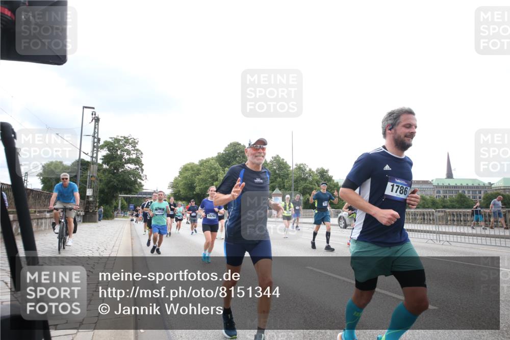 29.06.2025 - hella hamburg halbmarathon Jannik Wohlers http://msf.ph/oto/8151344 29.06.2025 10:35:13 Lombardsbrücke 1336, 1730, 1786, 1821, 2001, 2425, 2787, 3243, 4333, 4902, 4965, 5147, 5240, 5793, 6381, 6746, 6867, 7382, 8567, 9342, 9470, 9803, 9806, 9819, 10565, 10652, 12026, 12408, 12851, 13240, 13318, 13505, 13805, 13899, 14402, 14684, 15032, 16487, 16710, 17289, 17331, 17689, 17817, 17868, 17883, 17974, 17996, 17998, 18036, 18292, 18361, 18524, 18570, 18912 meine-sportfotos.de