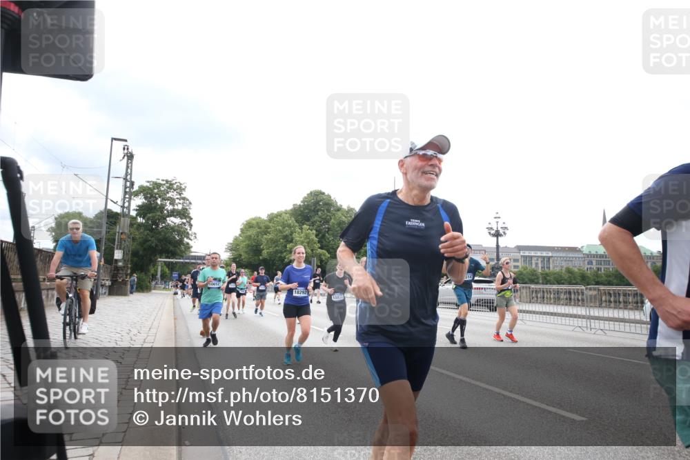 29.06.2025 - hella hamburg halbmarathon Jannik Wohlers http://msf.ph/oto/8151370 29.06.2025 10:35:13 Lombardsbrücke 1336, 1730, 1786, 1821, 2001, 2425, 2787, 3243, 4333, 4902, 4965, 5147, 5240, 5793, 6381, 6746, 6867, 7382, 8567, 9342, 9470, 9803, 9806, 9819, 10565, 10652, 12026, 12408, 12851, 13240, 13318, 13505, 13805, 13899, 14402, 14684, 15032, 16487, 16710, 17289, 17331, 17689, 17817, 17868, 17883, 17974, 17996, 17998, 18036, 18292, 18361, 18524, 18570, 18912 meine-sportfotos.de