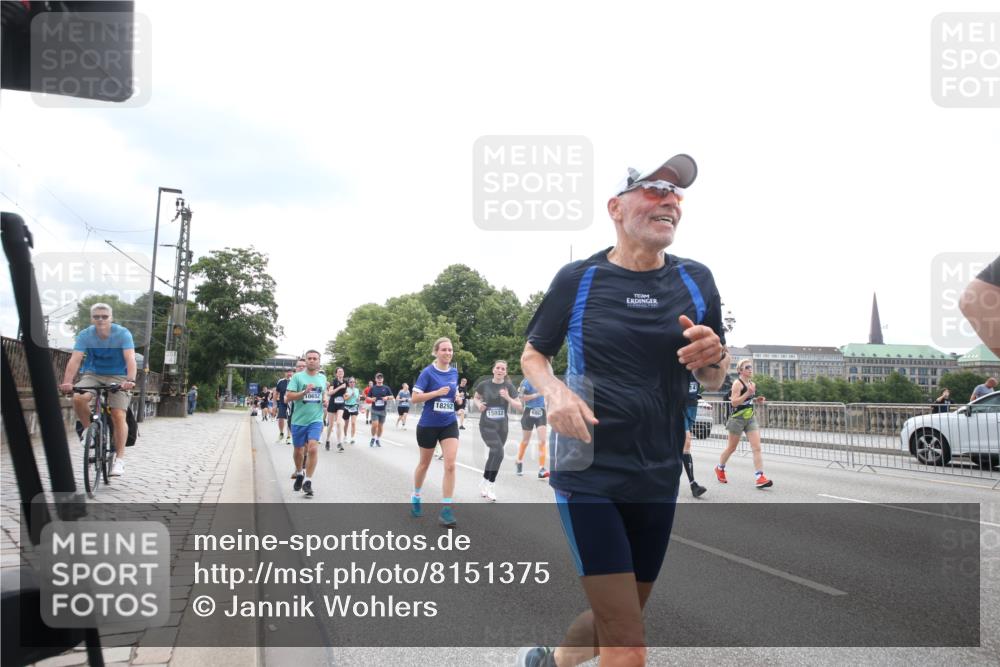 29.06.2025 - hella hamburg halbmarathon Jannik Wohlers http://msf.ph/oto/8151375 29.06.2025 10:35:13 Lombardsbrücke 1336, 1730, 1786, 1821, 2001, 2425, 2787, 3243, 4333, 4902, 4965, 5147, 5240, 5793, 6381, 6746, 6867, 7382, 8567, 9342, 9470, 9803, 9806, 9819, 10565, 10652, 12026, 12408, 12851, 13240, 13318, 13505, 13805, 13899, 14402, 14684, 15032, 16487, 16710, 17289, 17331, 17689, 17817, 17868, 17883, 17974, 17996, 17998, 18036, 18292, 18361, 18524, 18570, 18912 meine-sportfotos.de