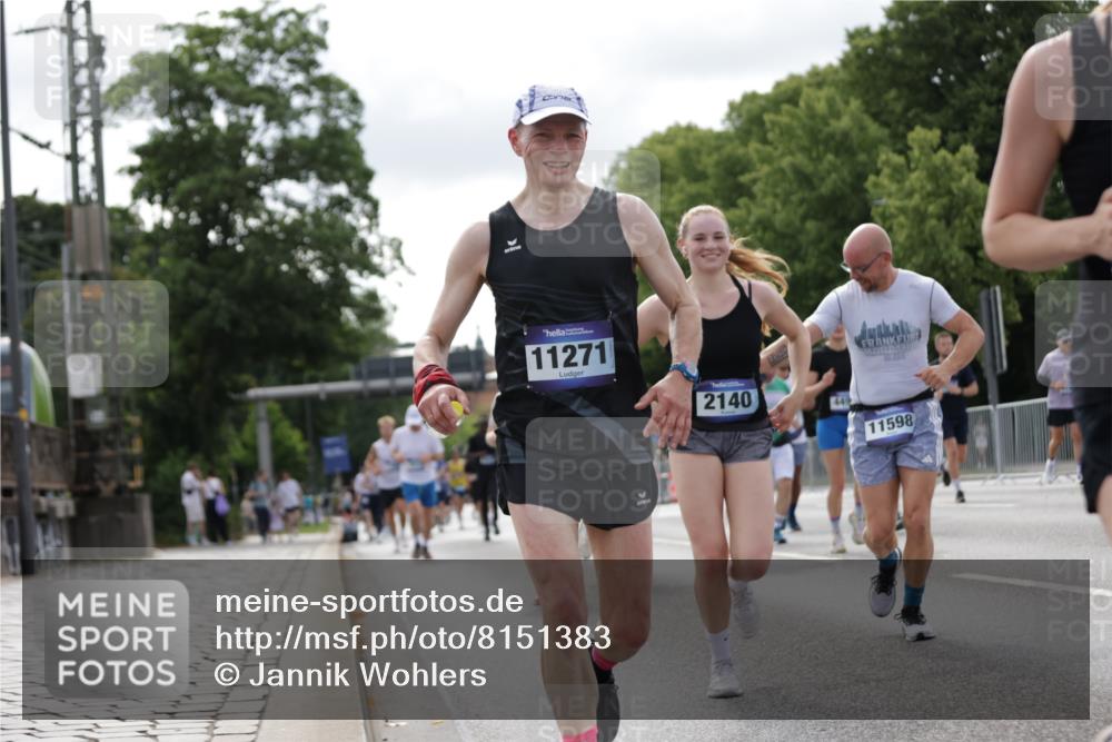 29.06.2025 - hella hamburg halbmarathon Jannik Wohlers http://msf.ph/oto/8151383 29.06.2025 10:14:38 Lombardsbrücke 1071, 1296, 1379, 1575, 1745, 2140, 2281, 2601, 2690, 3025, 3507, 3509, 3513, 3844, 4495, 4641, 5608, 5800, 6181, 6248, 6317, 7195, 7439, 7881, 8237, 8239, 8275, 8522, 8563, 8609, 8854, 9113, 9911, 9975, 10589, 10717, 10963, 11271, 11598, 11611, 11643, 11683, 12634, 13393, 13683, 13881, 14195, 14452, 14617, 14999, 15037, 15038, 16208, 16419, 17128, 17708, 17847, 18015, 18176 meine-sportfotos.de
