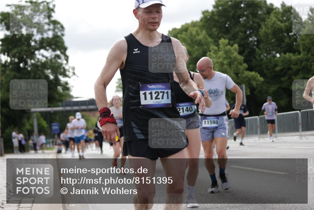 29.06.2025 - hella hamburg halbmarathon Jannik Wohlers http://msf.ph/oto/8151395 29.06.2025 10:14:38 Lombardsbrücke 1071, 1296, 1379, 1575, 1745, 2140, 2281, 2601, 2690, 3025, 3507, 3509, 3513, 3844, 4495, 4641, 5608, 5800, 6181, 6248, 6317, 7195, 7439, 7881, 8237, 8239, 8275, 8522, 8563, 8609, 8854, 9113, 9911, 9975, 10589, 10717, 10963, 11271, 11598, 11611, 11643, 11683, 12634, 13393, 13683, 13881, 14195, 14452, 14617, 14999, 15037, 15038, 16208, 16419, 17128, 17708, 17847, 18015, 18176 meine-sportfotos.de