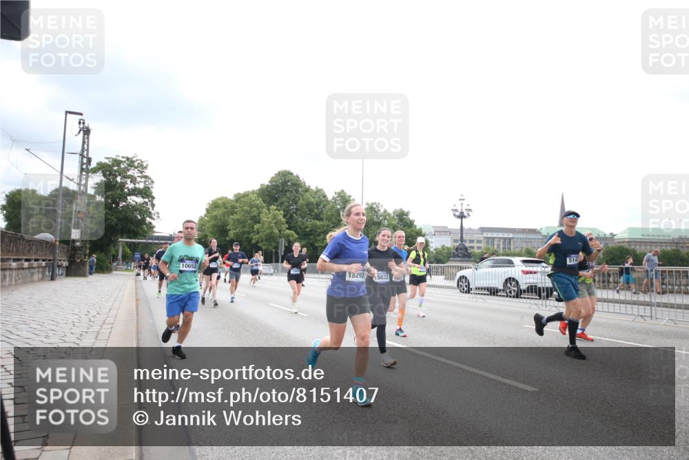 29.06.2025 - hella hamburg halbmarathon Jannik Wohlers http://msf.ph/oto/8151407 29.06.2025 10:35:14 Lombardsbrücke 1336, 1730, 1786, 1821, 2001, 2425, 2787, 3243, 4333, 4902, 4965, 5147, 5240, 5793, 6021, 6381, 6746, 6867, 7382, 8333, 8567, 9342, 9470, 9803, 9806, 9819, 10567, 10652, 12026, 12097, 12408, 12851, 13240, 13318, 13505, 13805, 13899, 14402, 14684, 15032, 16487, 16710, 17289, 17331, 17689, 17817, 17868, 17883, 17974, 17996, 17998, 18036, 18292, 18361, 18524, 18570, 18912 meine-sportfotos.de