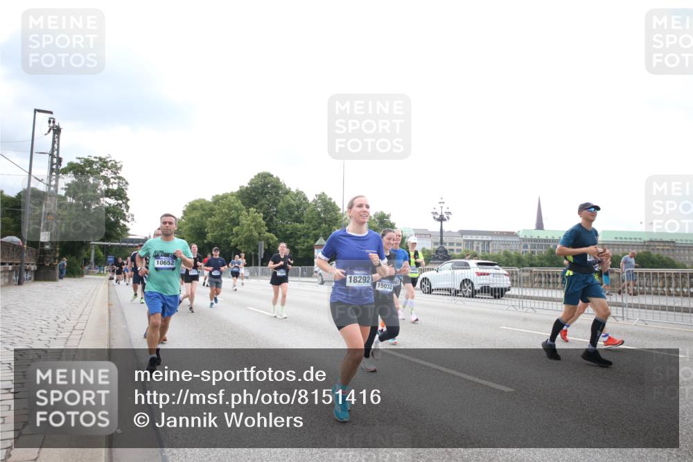 29.06.2025 - hella hamburg halbmarathon Jannik Wohlers http://msf.ph/oto/8151416 29.06.2025 10:35:14 Lombardsbrücke 1336, 1730, 1786, 1821, 2001, 2425, 2787, 3243, 4333, 4902, 4965, 5147, 5240, 5793, 6021, 6381, 6746, 6867, 7382, 8333, 8567, 9342, 9470, 9803, 9806, 9819, 10567, 10652, 12026, 12097, 12408, 12851, 13240, 13318, 13505, 13805, 13899, 14402, 14684, 15032, 16487, 16710, 17289, 17331, 17689, 17817, 17868, 17883, 17974, 17996, 17998, 18036, 18292, 18361, 18524, 18570, 18912 meine-sportfotos.de