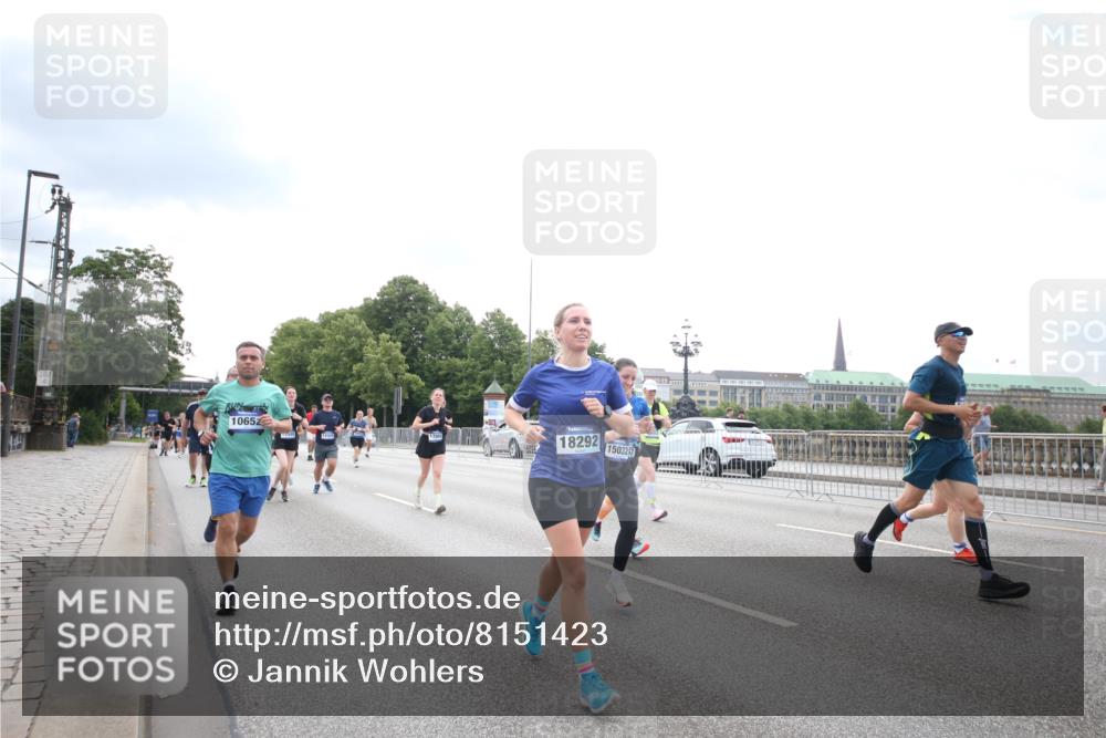 29.06.2025 - hella hamburg halbmarathon Jannik Wohlers http://msf.ph/oto/8151423 29.06.2025 10:35:14 Lombardsbrücke 1336, 1730, 1786, 1821, 2001, 2425, 2787, 3243, 4333, 4902, 4965, 5147, 5240, 5793, 6021, 6381, 6746, 6867, 7382, 8333, 8567, 9342, 9470, 9803, 9806, 9819, 10567, 10652, 12026, 12097, 12408, 12851, 13240, 13318, 13505, 13805, 13899, 14402, 14684, 15032, 16487, 16710, 17289, 17331, 17689, 17817, 17868, 17883, 17974, 17996, 17998, 18036, 18292, 18361, 18524, 18570, 18912 meine-sportfotos.de