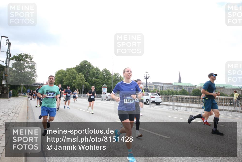 29.06.2025 - hella hamburg halbmarathon Jannik Wohlers http://msf.ph/oto/8151428 29.06.2025 10:35:15 Lombardsbrücke 1108, 1336, 1730, 1786, 2001, 2425, 2787, 2811, 3243, 4333, 4902, 4965, 5147, 5240, 6021, 6381, 6746, 6867, 7304, 7382, 8333, 8567, 9342, 9470, 9803, 9806, 9819, 10119, 10567, 10652, 12026, 12097, 12408, 12851, 13240, 13318, 13505, 13805, 13899, 14402, 14684, 15032, 16487, 16710, 17289, 17331, 17689, 17817, 17868, 17883, 17974, 17996, 17998, 18036, 18292, 18361, 18524, 18570, 18912 meine-sportfotos.de