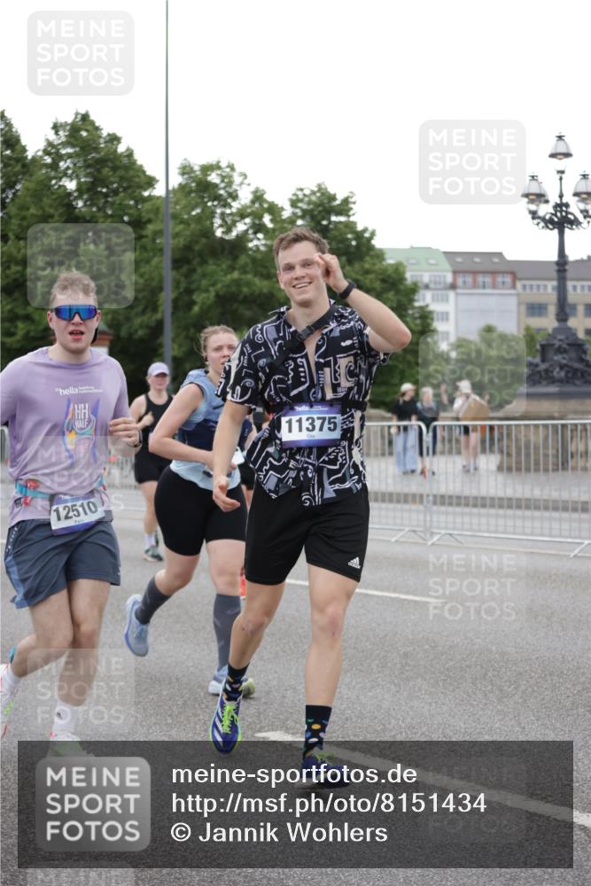 29.06.2025 - hella hamburg halbmarathon Jannik Wohlers http://msf.ph/oto/8151434 29.06.2025 10:51:41 Lombardsbrücke 1418, 1978, 3038, 4087, 4273, 4436, 4598, 4606, 5062, 6403, 6404, 6406, 6456, 6985, 7682, 8194, 8196, 8250, 8251, 8621, 9460, 9730, 10342, 10533, 10673, 11101, 11126, 11127, 11375, 12089, 12510, 12525, 12969, 13538, 14215, 14235, 14720, 15128, 16015, 16234, 17253, 17277, 17902, 18078, 18221, 18615, 18780, 18975 meine-sportfotos.de