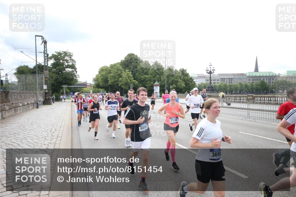 29.06.2025 - hella hamburg halbmarathon Jannik Wohlers http://msf.ph/oto/8151454 29.06.2025 10:35:51 Lombardsbrücke 1008, 1010, 1102, 1775, 1780, 1835, 2870, 3398, 3404, 3699, 3741, 3877, 4245, 4326, 4442, 4937, 5012, 5246, 5427, 5540, 5573, 5666, 5809, 5919, 6092, 6093, 6184, 6417, 6896, 7086, 7111, 7140, 7275, 7575, 7576, 8356, 8498, 8581, 9117, 9229, 9978, 10112, 10146, 10336, 10341, 10577, 11010, 11541, 12343, 12660, 12661, 13227, 13422, 13600, 13602, 13679, 14249, 14251, 14296, 15075, 15078, 15234, 15248, 15370, 15587, 15617, 15618, 15676, 15677, 15876 meine-sportfotos.de
