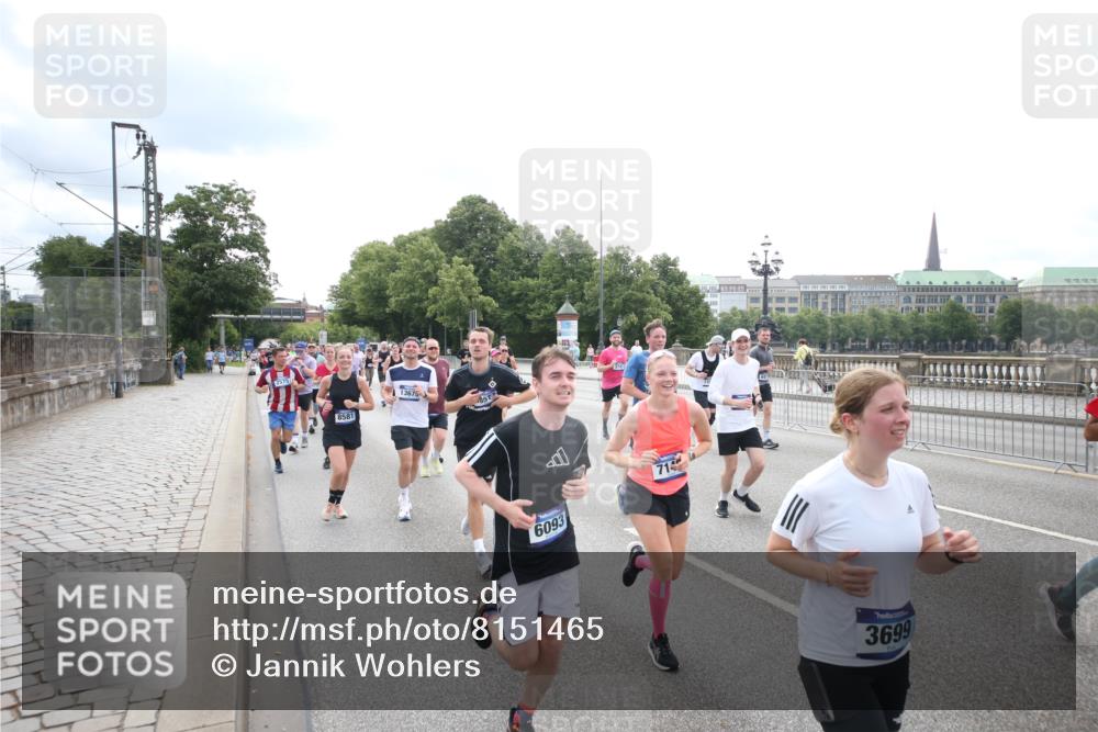 29.06.2025 - hella hamburg halbmarathon Jannik Wohlers http://msf.ph/oto/8151465 29.06.2025 10:35:51 Lombardsbrücke 1008, 1010, 1102, 1775, 1780, 1835, 2870, 3398, 3404, 3699, 3741, 3877, 4245, 4326, 4442, 4937, 5012, 5246, 5427, 5540, 5573, 5666, 5809, 5919, 6092, 6093, 6184, 6417, 6896, 7086, 7111, 7140, 7275, 7575, 7576, 8356, 8498, 8581, 9117, 9229, 9978, 10112, 10146, 10336, 10341, 10577, 11010, 11541, 12343, 12660, 12661, 13227, 13422, 13600, 13602, 13679, 14249, 14251, 14296, 15075, 15078, 15234, 15248, 15370, 15587, 15617, 15618, 15676, 15677, 15876 meine-sportfotos.de