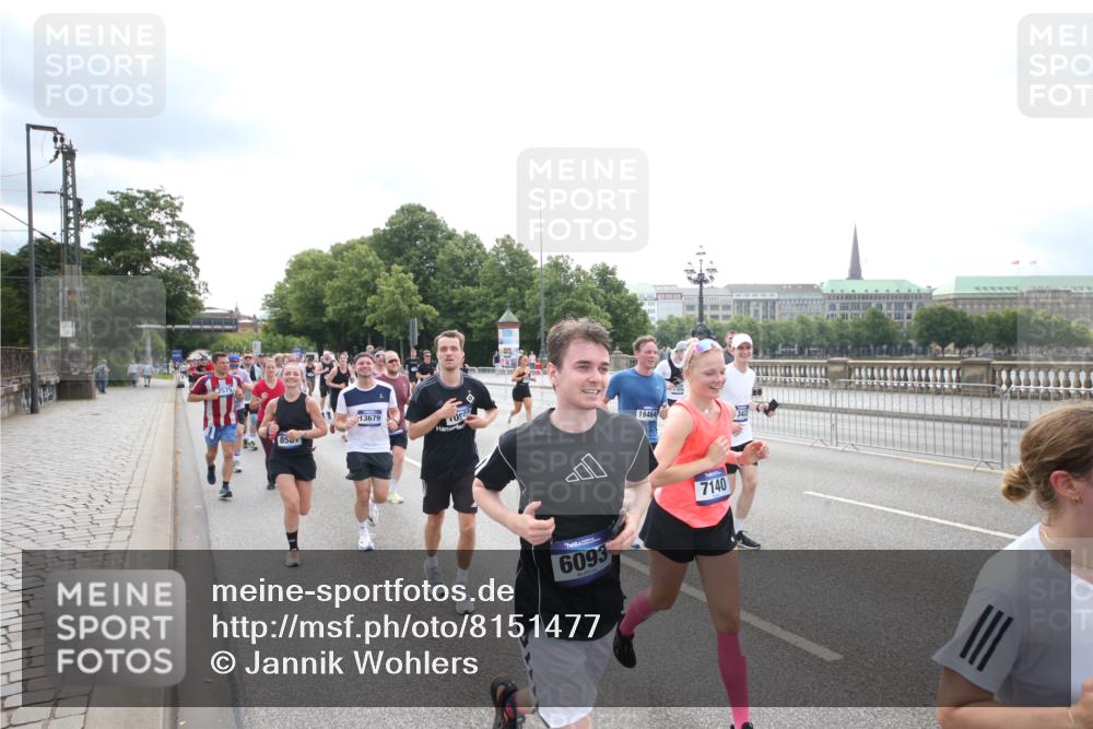 29.06.2025 - hella hamburg halbmarathon Jannik Wohlers http://msf.ph/oto/8151477 29.06.2025 10:35:51 Lombardsbrücke 1008, 1010, 1102, 1775, 1780, 1835, 2870, 3398, 3404, 3699, 3741, 3877, 4245, 4326, 4442, 4937, 5012, 5246, 5427, 5540, 5573, 5666, 5809, 5919, 6092, 6093, 6184, 6417, 6896, 7086, 7111, 7140, 7275, 7575, 7576, 8356, 8498, 8581, 9117, 9229, 9978, 10112, 10146, 10336, 10341, 10577, 11010, 11541, 12343, 12660, 12661, 13227, 13422, 13600, 13602, 13679, 14249, 14251, 14296, 15075, 15078, 15234, 15248, 15370, 15587, 15617, 15618, 15676, 15677, 15876 meine-sportfotos.de