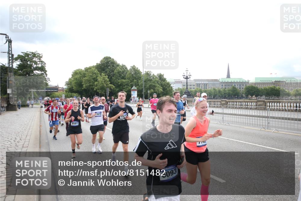 29.06.2025 - hella hamburg halbmarathon Jannik Wohlers http://msf.ph/oto/8151482 29.06.2025 10:35:51 Lombardsbrücke 1008, 1010, 1102, 1775, 1780, 1835, 2870, 3398, 3404, 3699, 3741, 3877, 4245, 4326, 4442, 4937, 5012, 5246, 5427, 5540, 5573, 5666, 5809, 5919, 6092, 6093, 6184, 6417, 6896, 7086, 7111, 7140, 7275, 7575, 7576, 8356, 8498, 8581, 9117, 9229, 9978, 10112, 10146, 10336, 10341, 10577, 11010, 11541, 12343, 12660, 12661, 13227, 13422, 13600, 13602, 13679, 14249, 14251, 14296, 15075, 15078, 15234, 15248, 15370, 15587, 15617, 15618, 15676, 15677, 15876 meine-sportfotos.de