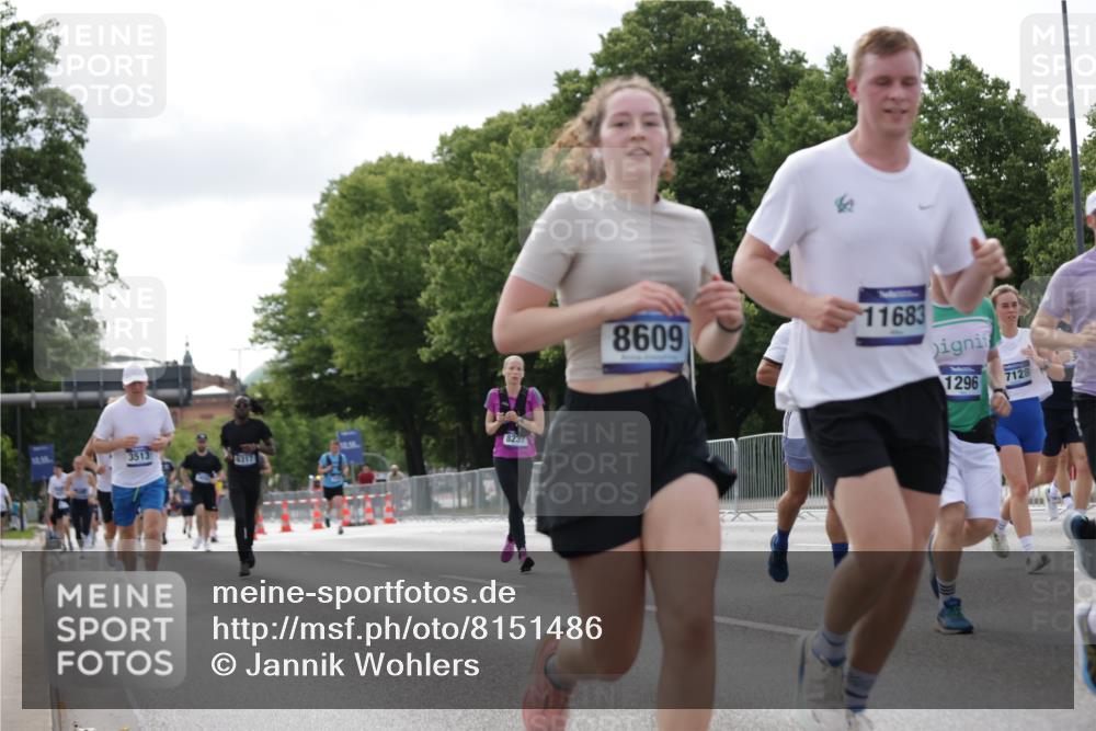 29.06.2025 - hella hamburg halbmarathon Jannik Wohlers http://msf.ph/oto/8151486 29.06.2025 10:14:41 Lombardsbrücke 1296, 1379, 1524, 1575, 1745, 2140, 2281, 3507, 3509, 3513, 3650, 3844, 4495, 4641, 5800, 6181, 6248, 6317, 7439, 7881, 8237, 8239, 8275, 8522, 8563, 8609, 8854, 9113, 9911, 9975, 10589, 10717, 11271, 11598, 11611, 11683, 12634, 13393, 13683, 13881, 14195, 14617, 14999, 15037, 15038, 16208, 16419, 17128, 17708, 17847, 18176, 18800 meine-sportfotos.de