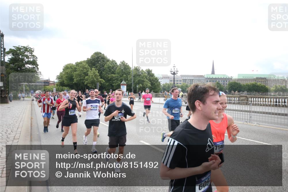 29.06.2025 - hella hamburg halbmarathon Jannik Wohlers http://msf.ph/oto/8151492 29.06.2025 10:35:51 Lombardsbrücke 1008, 1010, 1102, 1775, 1780, 1835, 2870, 3398, 3404, 3699, 3741, 3877, 4245, 4326, 4442, 4937, 5012, 5246, 5427, 5540, 5573, 5666, 5809, 5919, 6092, 6093, 6184, 6417, 6896, 7086, 7111, 7140, 7275, 7575, 7576, 8356, 8498, 8581, 9117, 9229, 9978, 10112, 10146, 10336, 10341, 10577, 11010, 11541, 12343, 12660, 12661, 13227, 13422, 13600, 13602, 13679, 14249, 14251, 14296, 15075, 15078, 15234, 15248, 15370, 15587, 15617, 15618, 15676, 15677, 15876 meine-sportfotos.de