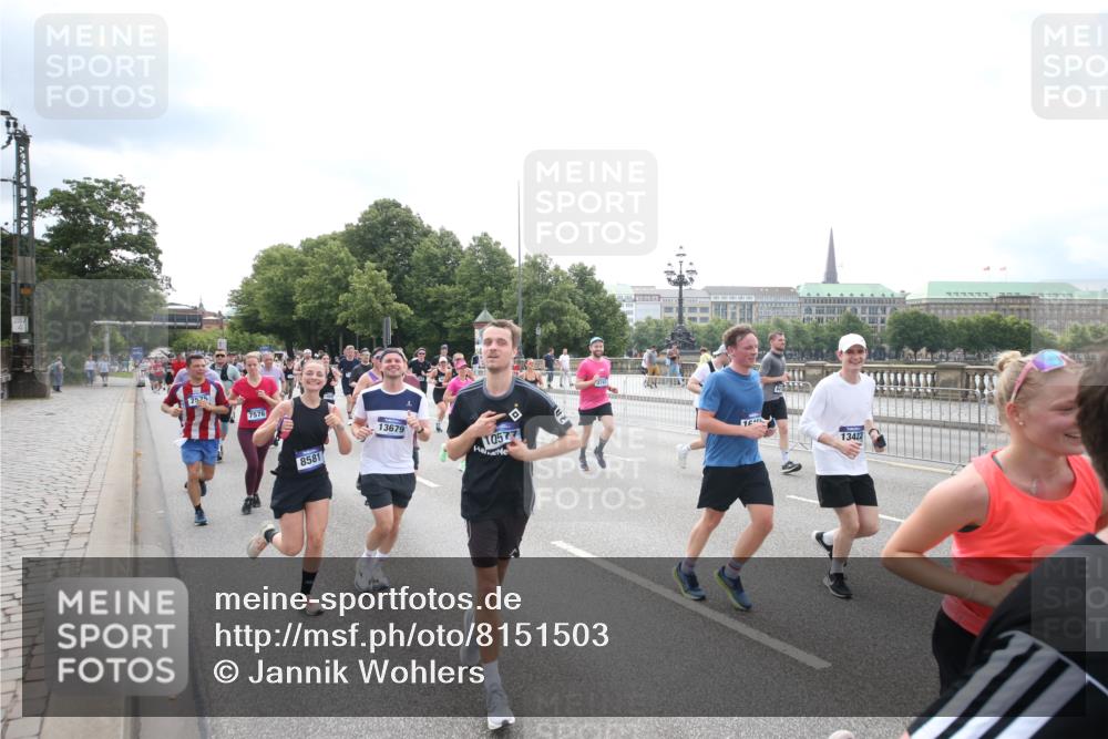 29.06.2025 - hella hamburg halbmarathon Jannik Wohlers http://msf.ph/oto/8151503 29.06.2025 10:35:51 Lombardsbrücke 1008, 1010, 1102, 1775, 1780, 1835, 2870, 3398, 3404, 3699, 3741, 3877, 4245, 4326, 4442, 4937, 5012, 5246, 5427, 5540, 5573, 5666, 5809, 5919, 6092, 6093, 6184, 6417, 6896, 7086, 7111, 7140, 7275, 7575, 7576, 8356, 8498, 8581, 9117, 9229, 9978, 10112, 10146, 10336, 10341, 10577, 11010, 11541, 12343, 12660, 12661, 13227, 13422, 13600, 13602, 13679, 14249, 14251, 14296, 15075, 15078, 15234, 15248, 15370, 15587, 15617, 15618, 15676, 15677, 15876 meine-sportfotos.de
