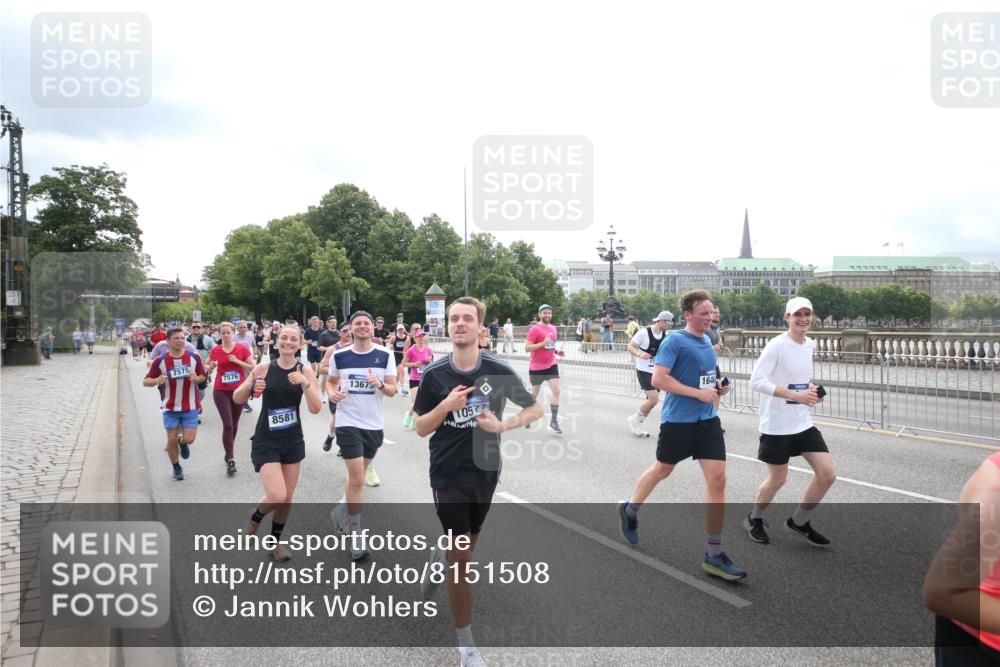 29.06.2025 - hella hamburg halbmarathon Jannik Wohlers http://msf.ph/oto/8151508 29.06.2025 10:35:52 Lombardsbrücke 1008, 1010, 1102, 1775, 1780, 1835, 2870, 3398, 3404, 3699, 3741, 3877, 4245, 4326, 4442, 4937, 5012, 5246, 5427, 5540, 5573, 5666, 5809, 5919, 6092, 6093, 6417, 6896, 7086, 7111, 7140, 7275, 7575, 7576, 8356, 8498, 8530, 8581, 9117, 9229, 9978, 10024, 10112, 10146, 10336, 10341, 10577, 11010, 11541, 11637, 12343, 12660, 12661, 13227, 13422, 13600, 13679, 14249, 14251, 14296, 15075, 15078, 15234, 15248, 15370, 15587, 15617, 15618, 15676, 15677, 15876 meine-sportfotos.de