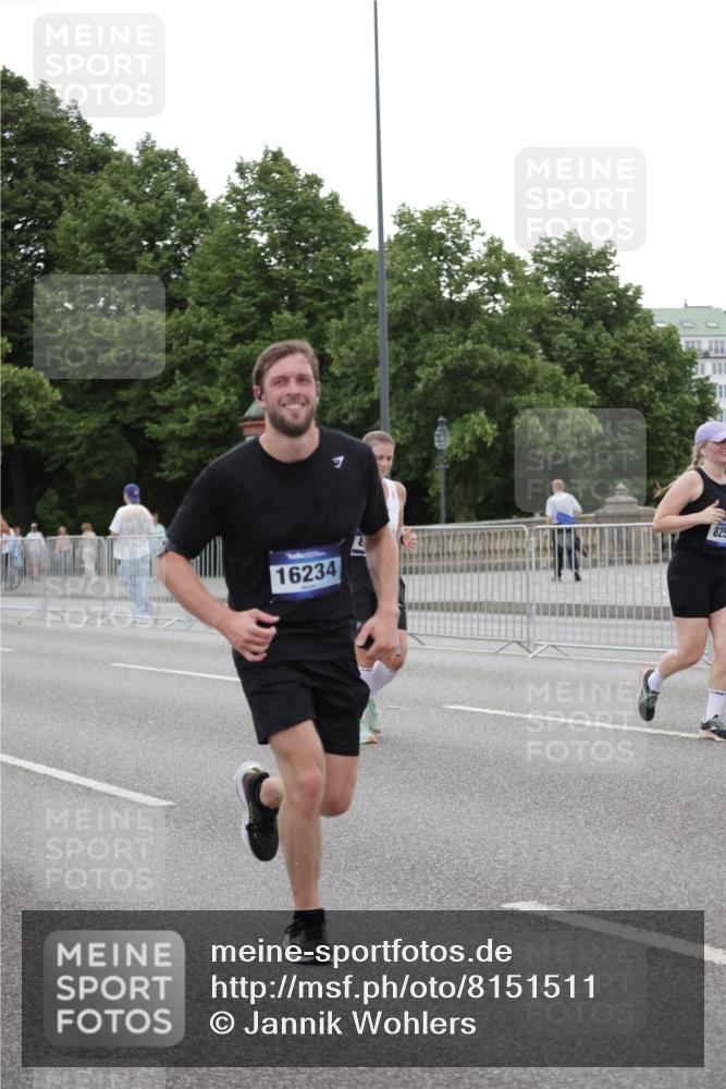 29.06.2025 - hella hamburg halbmarathon Jannik Wohlers http://msf.ph/oto/8151511 29.06.2025 10:51:42 Lombardsbrücke 1418, 1978, 3038, 4087, 4273, 4436, 4598, 4606, 5062, 5262, 6403, 6404, 6406, 6456, 6985, 7682, 7691, 8194, 8196, 8250, 8251, 8621, 9460, 9730, 10342, 10533, 10673, 11101, 11126, 11127, 11375, 12089, 12510, 12525, 12969, 13538, 14215, 14235, 14720, 15128, 16015, 16234, 17253, 17277, 17326, 17327, 17902, 18078, 18221, 18615, 18975 meine-sportfotos.de