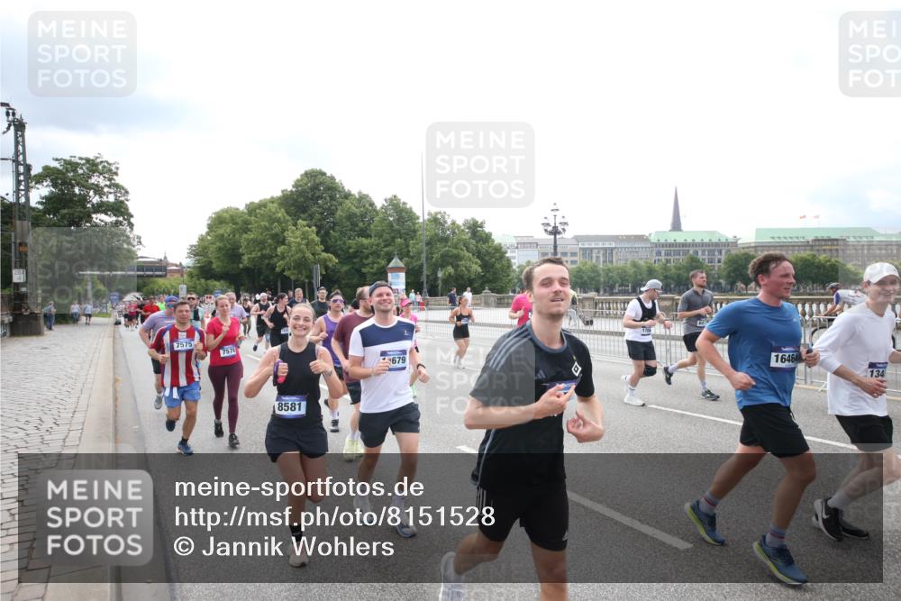 29.06.2025 - hella hamburg halbmarathon Jannik Wohlers http://msf.ph/oto/8151528 29.06.2025 10:35:52 Lombardsbrücke 1008, 1010, 1102, 1775, 1780, 1835, 2870, 3398, 3404, 3699, 3741, 3877, 4245, 4326, 4442, 4937, 5012, 5246, 5427, 5540, 5573, 5666, 5809, 5919, 6092, 6093, 6417, 6896, 7086, 7111, 7140, 7275, 7575, 7576, 8356, 8498, 8530, 8581, 9117, 9229, 9978, 10024, 10112, 10146, 10336, 10341, 10577, 11010, 11541, 11637, 12343, 12660, 12661, 13227, 13422, 13600, 13679, 14249, 14251, 14296, 15075, 15078, 15234, 15248, 15370, 15587, 15617, 15618, 15676, 15677, 15876 meine-sportfotos.de