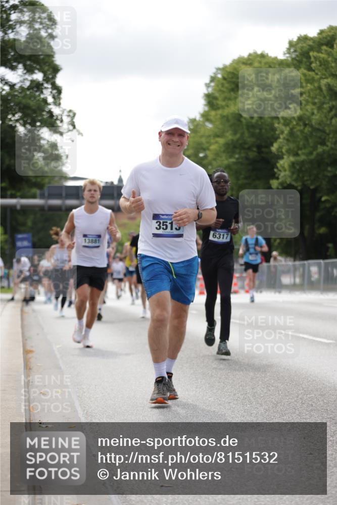 29.06.2025 - hella hamburg halbmarathon Jannik Wohlers http://msf.ph/oto/8151532 29.06.2025 10:14:44 Lombardsbrücke 1296, 1379, 1524, 1575, 1745, 2140, 2281, 3507, 3509, 3513, 3650, 3844, 4495, 4641, 5800, 5986, 6181, 6248, 6317, 7881, 8237, 8239, 8275, 8522, 8563, 8609, 8854, 9113, 9847, 9911, 9975, 10589, 10717, 11271, 11598, 11611, 11683, 12634, 13683, 13881, 14617, 14999, 15037, 15038, 16208, 16419, 17128, 17708, 17847, 18769, 18800, 18939 meine-sportfotos.de