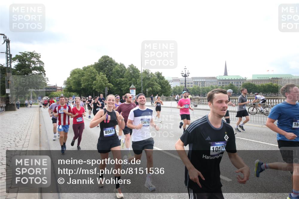29.06.2025 - hella hamburg halbmarathon Jannik Wohlers http://msf.ph/oto/8151536 29.06.2025 10:35:52 Lombardsbrücke 1008, 1010, 1102, 1775, 1780, 1835, 2870, 3398, 3404, 3699, 3741, 3877, 4245, 4326, 4442, 4937, 5012, 5246, 5427, 5540, 5573, 5666, 5809, 5919, 6092, 6093, 6417, 6896, 7086, 7111, 7140, 7275, 7575, 7576, 8356, 8498, 8530, 8581, 9117, 9229, 9978, 10024, 10112, 10146, 10336, 10341, 10577, 11010, 11541, 11637, 12343, 12660, 12661, 13227, 13422, 13600, 13679, 14249, 14251, 14296, 15075, 15078, 15234, 15248, 15370, 15587, 15617, 15618, 15676, 15677, 15876 meine-sportfotos.de
