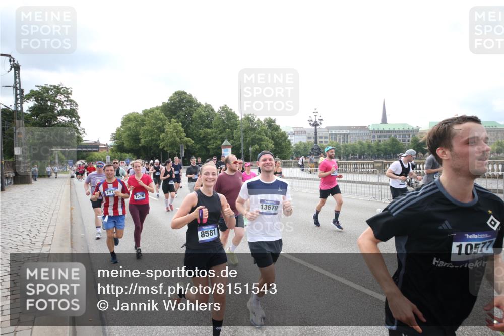 29.06.2025 - hella hamburg halbmarathon Jannik Wohlers http://msf.ph/oto/8151543 29.06.2025 10:35:52 Lombardsbrücke 1008, 1010, 1102, 1775, 1780, 1835, 2870, 3398, 3404, 3699, 3741, 3877, 4245, 4326, 4442, 4937, 5012, 5246, 5427, 5540, 5573, 5666, 5809, 5919, 6092, 6093, 6417, 6896, 7086, 7111, 7140, 7275, 7575, 7576, 8356, 8498, 8530, 8581, 9117, 9229, 9978, 10024, 10112, 10146, 10336, 10341, 10577, 11010, 11541, 11637, 12343, 12660, 12661, 13227, 13422, 13600, 13679, 14249, 14251, 14296, 15075, 15078, 15234, 15248, 15370, 15587, 15617, 15618, 15676, 15677, 15876 meine-sportfotos.de