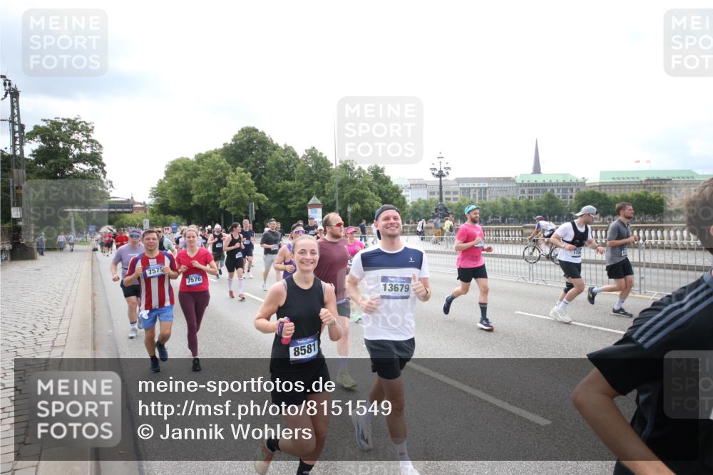 29.06.2025 - hella hamburg halbmarathon Jannik Wohlers http://msf.ph/oto/8151549 29.06.2025 10:35:52 Lombardsbrücke 1008, 1010, 1102, 1775, 1780, 1835, 2870, 3398, 3404, 3699, 3741, 3877, 4245, 4326, 4442, 4937, 5012, 5246, 5427, 5540, 5573, 5666, 5809, 5919, 6092, 6093, 6417, 6896, 7086, 7111, 7140, 7275, 7575, 7576, 8356, 8498, 8530, 8581, 9117, 9229, 9978, 10024, 10112, 10146, 10336, 10341, 10577, 11010, 11541, 11637, 12343, 12660, 12661, 13227, 13422, 13600, 13679, 14249, 14251, 14296, 15075, 15078, 15234, 15248, 15370, 15587, 15617, 15618, 15676, 15677, 15876 meine-sportfotos.de