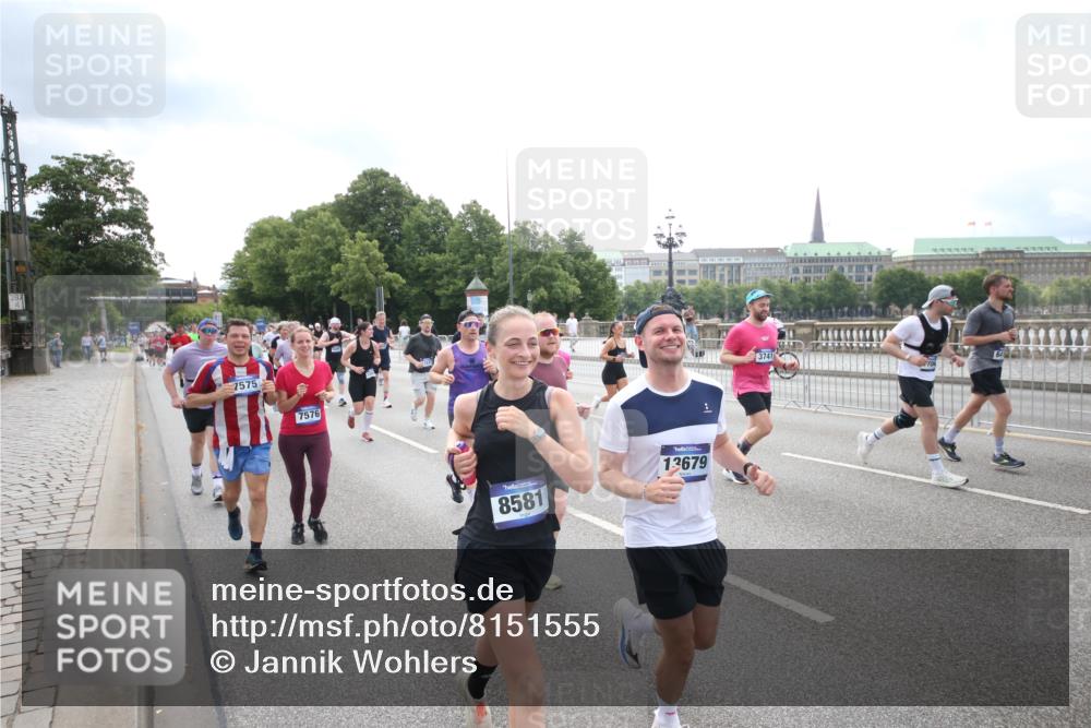 29.06.2025 - hella hamburg halbmarathon Jannik Wohlers http://msf.ph/oto/8151555 29.06.2025 10:35:52 Lombardsbrücke 1008, 1010, 1102, 1775, 1780, 1835, 2870, 3398, 3404, 3699, 3741, 3877, 4245, 4326, 4442, 4937, 5012, 5246, 5427, 5540, 5573, 5666, 5809, 5919, 6092, 6093, 6417, 6896, 7086, 7111, 7140, 7275, 7575, 7576, 8356, 8498, 8530, 8581, 9117, 9229, 9978, 10024, 10112, 10146, 10336, 10341, 10577, 11010, 11541, 11637, 12343, 12660, 12661, 13227, 13422, 13600, 13679, 14249, 14251, 14296, 15075, 15078, 15234, 15248, 15370, 15587, 15617, 15618, 15676, 15677, 15876 meine-sportfotos.de