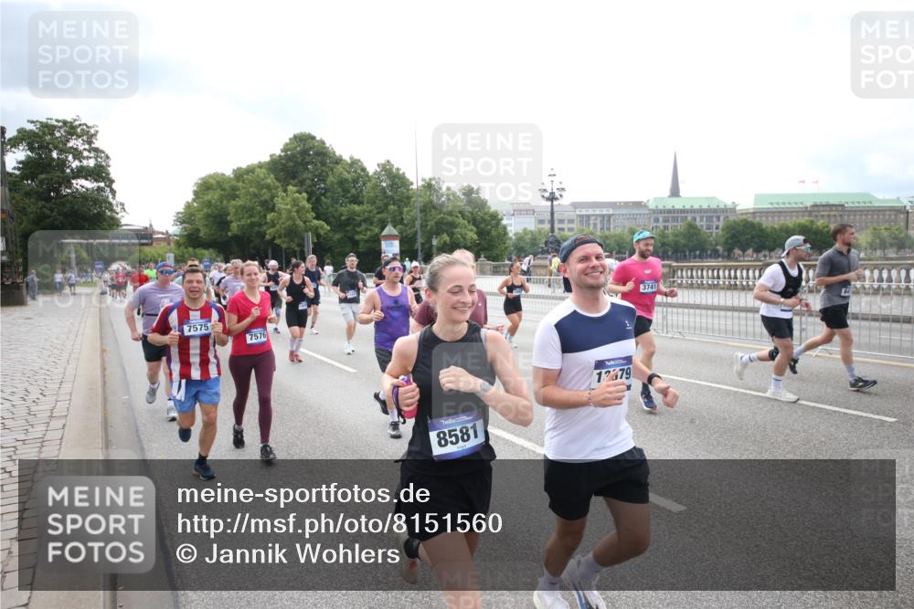 29.06.2025 - hella hamburg halbmarathon Jannik Wohlers http://msf.ph/oto/8151560 29.06.2025 10:35:53 Lombardsbrücke 1008, 1010, 1102, 1780, 1835, 2870, 3398, 3404, 3699, 3741, 3877, 4245, 4326, 4442, 4937, 5012, 5246, 5427, 5540, 5573, 5666, 5747, 5809, 5919, 6092, 6093, 6417, 6896, 7086, 7111, 7140, 7275, 7575, 7576, 8356, 8498, 8530, 8581, 9115, 9117, 9229, 9978, 10024, 10112, 10146, 10336, 10341, 10577, 10984, 11010, 11541, 11637, 12343, 12493, 12660, 12661, 13227, 13422, 13600, 13679, 14249, 14251, 14296, 15075, 15078, 15234, 15370, 15587, 15617, 15618, 15676, 15677, 15876 meine-sportfotos.de