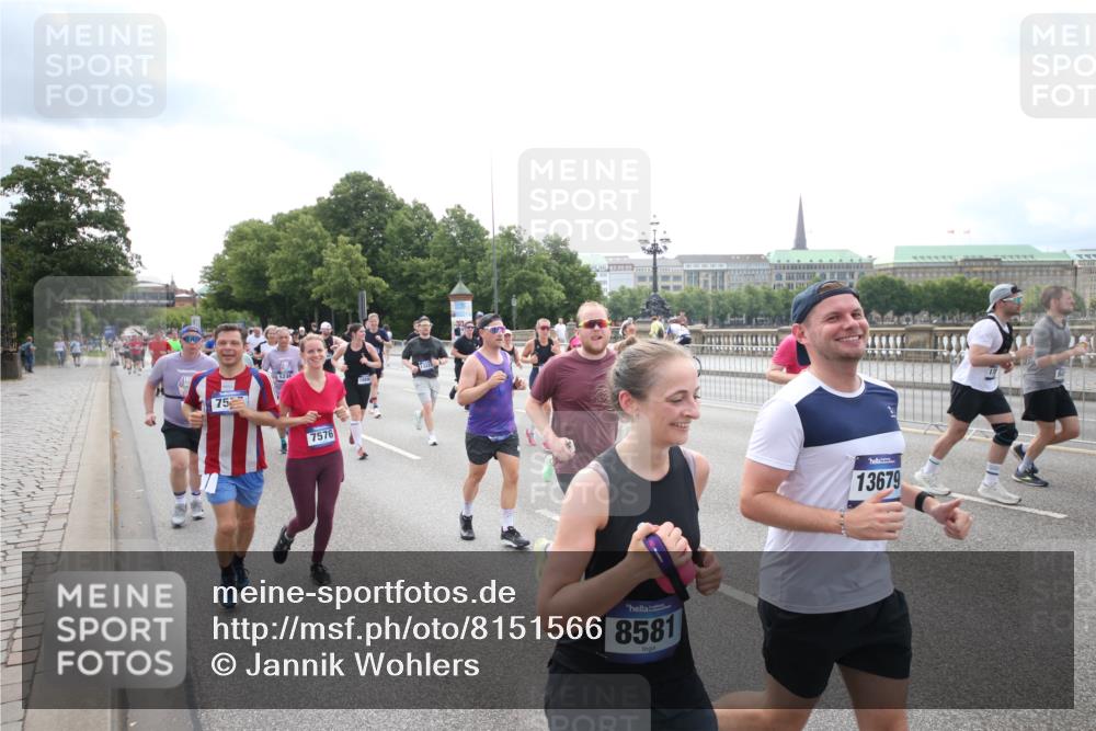 29.06.2025 - hella hamburg halbmarathon Jannik Wohlers http://msf.ph/oto/8151566 29.06.2025 10:35:53 Lombardsbrücke 1008, 1010, 1102, 1780, 1835, 2870, 3398, 3404, 3699, 3741, 3877, 4245, 4326, 4442, 4937, 5012, 5246, 5427, 5540, 5573, 5666, 5747, 5809, 5919, 6092, 6093, 6417, 6896, 7086, 7111, 7140, 7275, 7575, 7576, 8356, 8498, 8530, 8581, 9115, 9117, 9229, 9978, 10024, 10112, 10146, 10336, 10341, 10577, 10984, 11010, 11541, 11637, 12343, 12493, 12660, 12661, 13227, 13422, 13600, 13679, 14249, 14251, 14296, 15075, 15078, 15234, 15370, 15587, 15617, 15618, 15676, 15677, 15876 meine-sportfotos.de