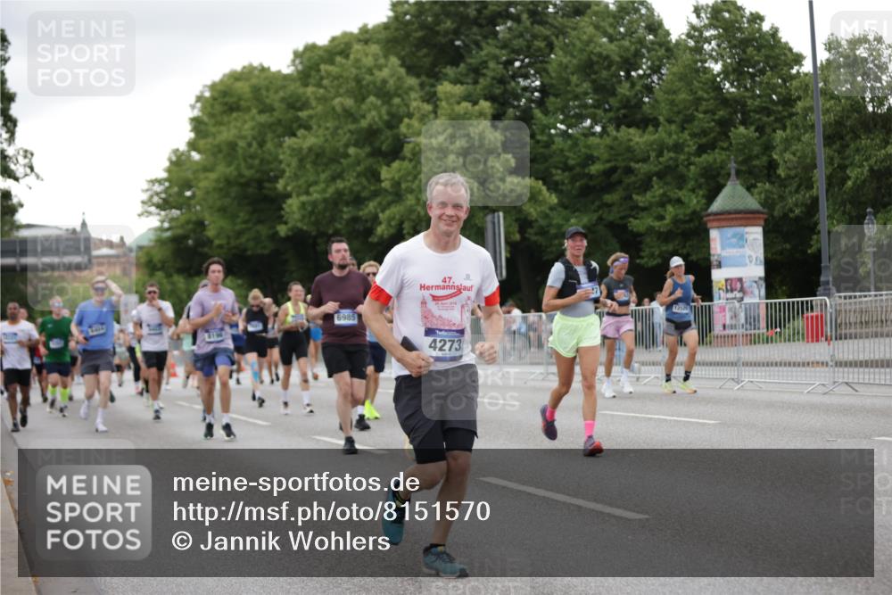 29.06.2025 - hella hamburg halbmarathon Jannik Wohlers http://msf.ph/oto/8151570 29.06.2025 10:51:45 Lombardsbrücke 1418, 1978, 3038, 4087, 4273, 4436, 4598, 4606, 4815, 5062, 5262, 6386, 6403, 6404, 6406, 6456, 6985, 7690, 7691, 8194, 8196, 8250, 8251, 8621, 9368, 9460, 9730, 10342, 10634, 10673, 10884, 11126, 11127, 11375, 11736, 11899, 11974, 12089, 12247, 12510, 12525, 12969, 13094, 13538, 14215, 14235, 14720, 16015, 16234, 16262, 16492, 16973, 17253, 17277, 17326, 17327, 18078, 18221, 18756, 18817 meine-sportfotos.de