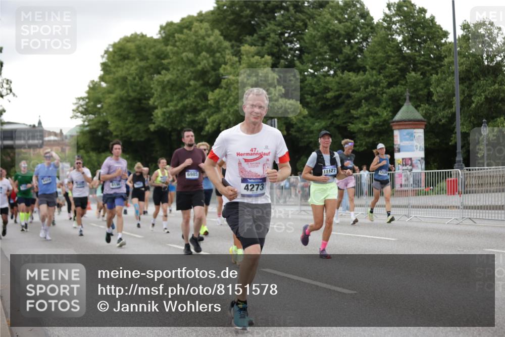 29.06.2025 - hella hamburg halbmarathon Jannik Wohlers http://msf.ph/oto/8151578 29.06.2025 10:51:45 Lombardsbrücke 1418, 1978, 3038, 4087, 4273, 4436, 4598, 4606, 4815, 5062, 5262, 6386, 6403, 6404, 6406, 6456, 6985, 7690, 7691, 8194, 8196, 8250, 8251, 8621, 9368, 9460, 9730, 10342, 10634, 10673, 10884, 11126, 11127, 11375, 11736, 11899, 11974, 12089, 12247, 12510, 12525, 12969, 13094, 13538, 14215, 14235, 14720, 16015, 16234, 16262, 16492, 16973, 17253, 17277, 17326, 17327, 18078, 18221, 18756, 18817 meine-sportfotos.de