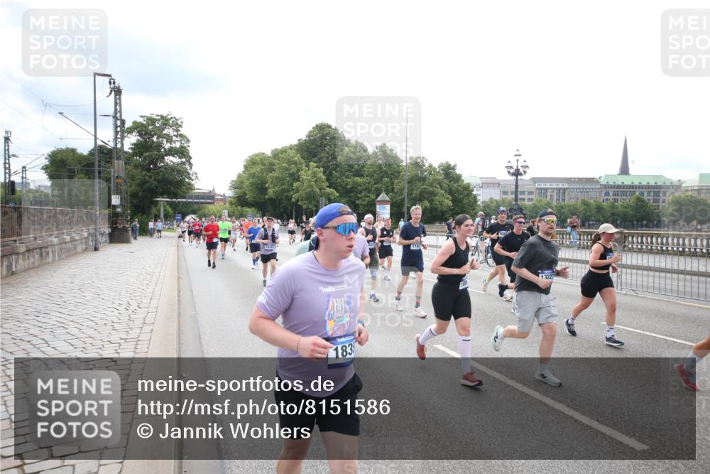 29.06.2025 - hella hamburg halbmarathon Jannik Wohlers http://msf.ph/oto/8151586 29.06.2025 10:35:55 Lombardsbrücke 1008, 1010, 1102, 1224, 1780, 1835, 3398, 3404, 3699, 3741, 4245, 4442, 4937, 5012, 5246, 5427, 5540, 5573, 5666, 5747, 5809, 5919, 6092, 6093, 6417, 6667, 6896, 7086, 7111, 7140, 7275, 7575, 7576, 7632, 8498, 8530, 8581, 9115, 9117, 9229, 9978, 10024, 10112, 10146, 10336, 10341, 10577, 10984, 11010, 11541, 11637, 12343, 12493, 12660, 12661, 13227, 13422, 13600, 13679, 14251, 14296, 15075, 15078, 15234, 15370, 15587, 15617, 15618, 15676, 15677, 15876 meine-sportfotos.de
