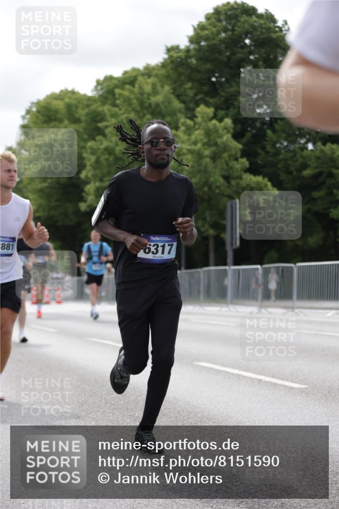 29.06.2025 - hella hamburg halbmarathon Jannik Wohlers http://msf.ph/oto/8151590 29.06.2025 10:14:46 Lombardsbrücke 1296, 1379, 1524, 1575, 1745, 2140, 2281, 3507, 3509, 3513, 3650, 3844, 4495, 4641, 5271, 5800, 5986, 6181, 6248, 6317, 7452, 7881, 8237, 8256, 8275, 8563, 8609, 9113, 9847, 9911, 9975, 10589, 10717, 11271, 11598, 11611, 11683, 12524, 12634, 13683, 13881, 14617, 14999, 15037, 15038, 16208, 16419, 17128, 17708, 17847, 18769, 18800, 18939 meine-sportfotos.de