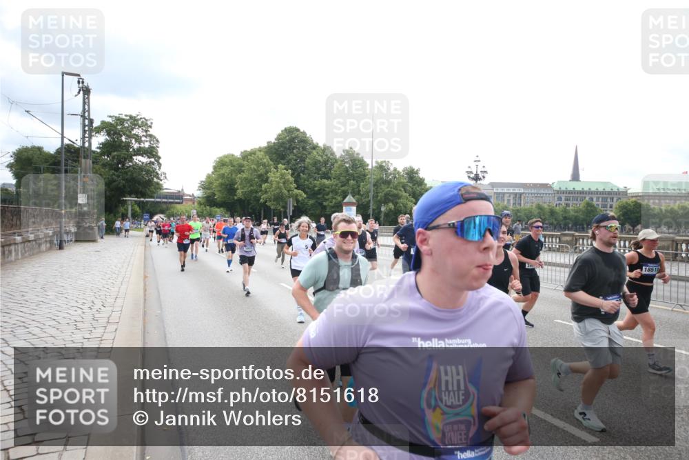 29.06.2025 - hella hamburg halbmarathon Jannik Wohlers http://msf.ph/oto/8151618 29.06.2025 10:35:55 Lombardsbrücke 1008, 1010, 1102, 1224, 1780, 1835, 3398, 3404, 3699, 3741, 4245, 4442, 4937, 5012, 5246, 5427, 5540, 5573, 5666, 5747, 5809, 5919, 6092, 6093, 6417, 6667, 6896, 7086, 7111, 7140, 7275, 7575, 7576, 7632, 8498, 8530, 8581, 9115, 9117, 9229, 9978, 10024, 10112, 10146, 10336, 10341, 10577, 10984, 11010, 11541, 11637, 12343, 12493, 12660, 12661, 13227, 13422, 13600, 13679, 14251, 14296, 15075, 15078, 15234, 15370, 15587, 15617, 15618, 15676, 15677, 15876 meine-sportfotos.de
