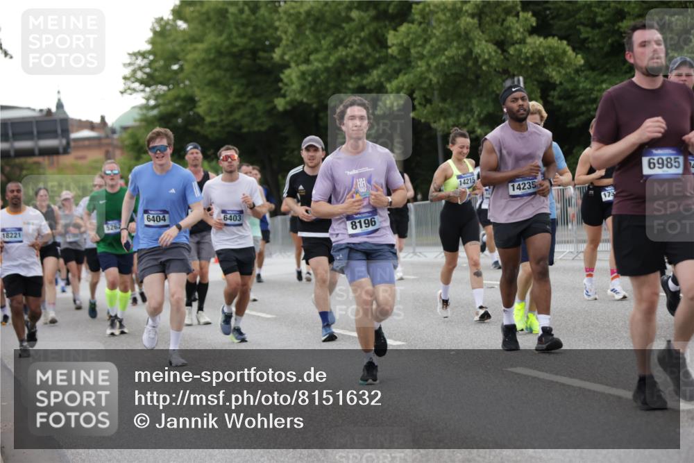 29.06.2025 - hella hamburg halbmarathon Jannik Wohlers http://msf.ph/oto/8151632 29.06.2025 10:51:47 Lombardsbrücke 1418, 1978, 3038, 4087, 4273, 4436, 4598, 4606, 4815, 5062, 5262, 6386, 6403, 6404, 6406, 6456, 6985, 7690, 7691, 8194, 8196, 8250, 8251, 8621, 9368, 9460, 9730, 10296, 10342, 10634, 10673, 10884, 11126, 11127, 11375, 11736, 11899, 11974, 12089, 12247, 12510, 12525, 12558, 12969, 13094, 13538, 14215, 14235, 14720, 16234, 16262, 16492, 16752, 16973, 17253, 17277, 17326, 17327, 18078, 18221, 18668, 18756, 18817 meine-sportfotos.de