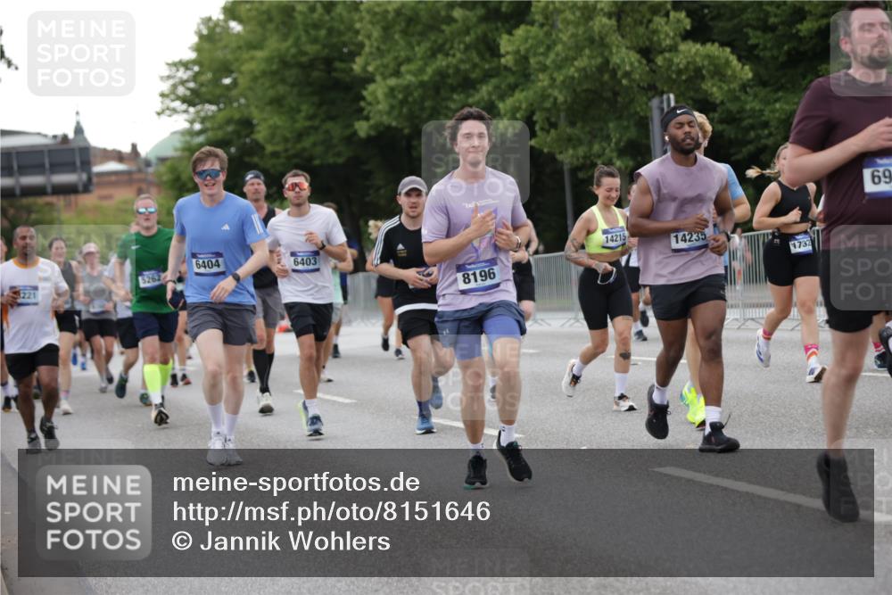 29.06.2025 - hella hamburg halbmarathon Jannik Wohlers http://msf.ph/oto/8151646 29.06.2025 10:51:47 Lombardsbrücke 1418, 1978, 3038, 4087, 4273, 4436, 4598, 4606, 4815, 5062, 5262, 6386, 6403, 6404, 6406, 6456, 6985, 7690, 7691, 8194, 8196, 8250, 8251, 8621, 9368, 9460, 9730, 10296, 10342, 10634, 10673, 10884, 11126, 11127, 11375, 11736, 11899, 11974, 12089, 12247, 12510, 12525, 12558, 12969, 13094, 13538, 14215, 14235, 14720, 16234, 16262, 16492, 16752, 16973, 17253, 17277, 17326, 17327, 18078, 18221, 18668, 18756, 18817 meine-sportfotos.de