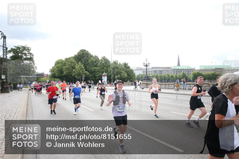 29.06.2025 - hella hamburg halbmarathon Jannik Wohlers http://msf.ph/oto/8151655 29.06.2025 10:35:57 Lombardsbrücke 1102, 1224, 1835, 3398, 3404, 3699, 3741, 4245, 4442, 4937, 5012, 5246, 5427, 5540, 5573, 5747, 5809, 5919, 6092, 6093, 6190, 6417, 6667, 6896, 7111, 7140, 7575, 7576, 7632, 8498, 8530, 8581, 8945, 9115, 9117, 9229, 9918, 9978, 10024, 10112, 10146, 10336, 10341, 10577, 10984, 11010, 11541, 11637, 12343, 12493, 12660, 12661, 13227, 13422, 13445, 13600, 13679, 14296, 15075, 15234, 15370, 15568, 15587, 15617, 15618, 15676, 15677, 15707, 16239, 18226 meine-sportfotos.de