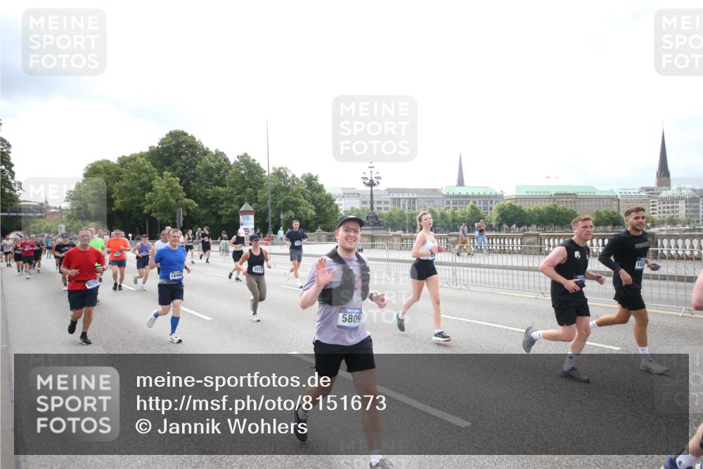 29.06.2025 - hella hamburg halbmarathon Jannik Wohlers http://msf.ph/oto/8151673 29.06.2025 10:35:57 Lombardsbrücke 1102, 1224, 1835, 3398, 3404, 3699, 3741, 4245, 4442, 4937, 5012, 5246, 5427, 5540, 5573, 5747, 5809, 5919, 6092, 6093, 6190, 6417, 6667, 6896, 7111, 7140, 7575, 7576, 7632, 8498, 8530, 8581, 8945, 9115, 9117, 9229, 9918, 9978, 10024, 10112, 10146, 10336, 10341, 10577, 10984, 11010, 11541, 11637, 12343, 12493, 12660, 12661, 13227, 13422, 13445, 13600, 13679, 14296, 15075, 15234, 15370, 15568, 15587, 15617, 15618, 15676, 15677, 15707, 16239, 18226 meine-sportfotos.de