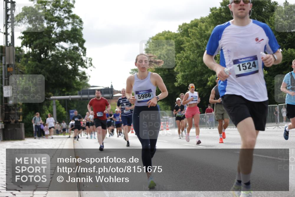 29.06.2025 - hella hamburg halbmarathon Jannik Wohlers http://msf.ph/oto/8151675 29.06.2025 10:14:50 Lombardsbrücke 1296, 1524, 1745, 2281, 3513, 3650, 4495, 5271, 5986, 6317, 7452, 7809, 7810, 7881, 8237, 8256, 8609, 9847, 9975, 9997, 11271, 11598, 11683, 12524, 12634, 13453, 13500, 13881, 14617, 15150, 15740, 16419, 17128, 18769, 18800, 18939, 19027 meine-sportfotos.de