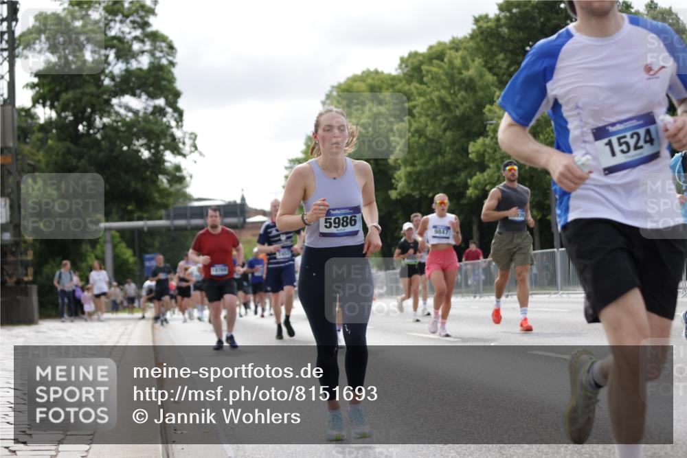 29.06.2025 - hella hamburg halbmarathon Jannik Wohlers http://msf.ph/oto/8151693 29.06.2025 10:14:50 Lombardsbrücke 1296, 1524, 1745, 2281, 3513, 3650, 4495, 5271, 5986, 6317, 7452, 7809, 7810, 7881, 8237, 8256, 8609, 9847, 9975, 9997, 11271, 11598, 11683, 12524, 12634, 13453, 13500, 13881, 14617, 15150, 15740, 16419, 17128, 18769, 18800, 18939, 19027 meine-sportfotos.de