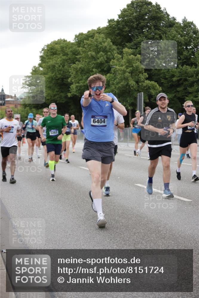 29.06.2025 - hella hamburg halbmarathon Jannik Wohlers http://msf.ph/oto/8151724 29.06.2025 10:51:49 Lombardsbrücke 1978, 3038, 3645, 4087, 4273, 4436, 4815, 5062, 5262, 6386, 6403, 6404, 6406, 6456, 6985, 7690, 7691, 8194, 8196, 8250, 8251, 9368, 9460, 9730, 10296, 10342, 10634, 10673, 10884, 11084, 11126, 11127, 11375, 11736, 11899, 11974, 12089, 12247, 12510, 12525, 12546, 12558, 12969, 13094, 13538, 14215, 14235, 16234, 16262, 16492, 16752, 16973, 17253, 17277, 17326, 17327, 18078, 18115, 18221, 18633, 18668, 18756, 18817 meine-sportfotos.de