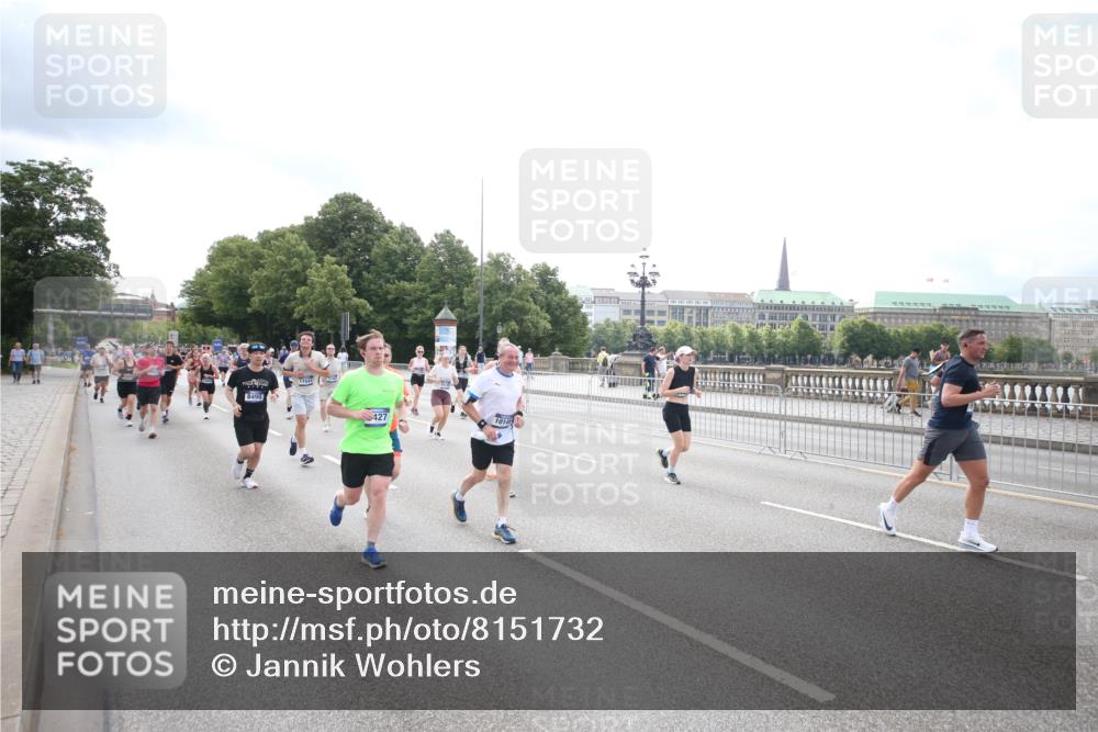 29.06.2025 - hella hamburg halbmarathon Jannik Wohlers http://msf.ph/oto/8151732 29.06.2025 10:36:00 Lombardsbrücke 1102, 1224, 1835, 2124, 3398, 3404, 3428, 3741, 4245, 4442, 4937, 5012, 5246, 5427, 5540, 5573, 5747, 5809, 5919, 6092, 6093, 6190, 6417, 6667, 7140, 7575, 7576, 7632, 8498, 8530, 8945, 9115, 9117, 9229, 9918, 9978, 10024, 10112, 10146, 10336, 10341, 10984, 11541, 11637, 12343, 12493, 13227, 13422, 13445, 14296, 15234, 15568, 15676, 15677, 15707, 16239, 18226, 18644, 18646, 18918 meine-sportfotos.de