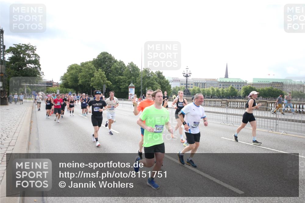 29.06.2025 - hella hamburg halbmarathon Jannik Wohlers http://msf.ph/oto/8151751 29.06.2025 10:36:01 Lombardsbrücke 1102, 1224, 1835, 2124, 3398, 3404, 3428, 3741, 4245, 4442, 4937, 5012, 5246, 5427, 5540, 5573, 5747, 5809, 5919, 6093, 6190, 6417, 6667, 7140, 7575, 7576, 7632, 8498, 8530, 8945, 9115, 9117, 9229, 9918, 9978, 10024, 10112, 10146, 10336, 10341, 10984, 11541, 11637, 12343, 12493, 13227, 13422, 13445, 14296, 15234, 15568, 15707, 16239, 17807, 18226, 18644, 18646, 18918, 18929 meine-sportfotos.de