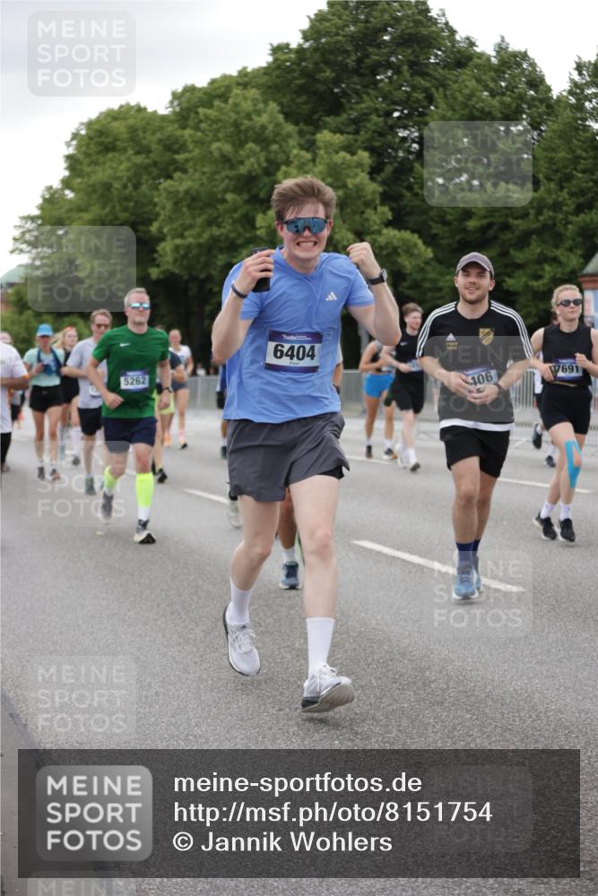 29.06.2025 - hella hamburg halbmarathon Jannik Wohlers http://msf.ph/oto/8151754 29.06.2025 10:51:50 Lombardsbrücke 1978, 3038, 3645, 4087, 4273, 4436, 4815, 5262, 6386, 6403, 6404, 6406, 6456, 6985, 7690, 7691, 7735, 8194, 8196, 8250, 8251, 9368, 9730, 9731, 10296, 10342, 10634, 10884, 11084, 11126, 11127, 11375, 11736, 11899, 11974, 12089, 12247, 12510, 12525, 12546, 12558, 12969, 13094, 13538, 14215, 14235, 16234, 16262, 16492, 16752, 16973, 17253, 17277, 17326, 17327, 18078, 18115, 18221, 18633, 18668, 18756, 18817 meine-sportfotos.de