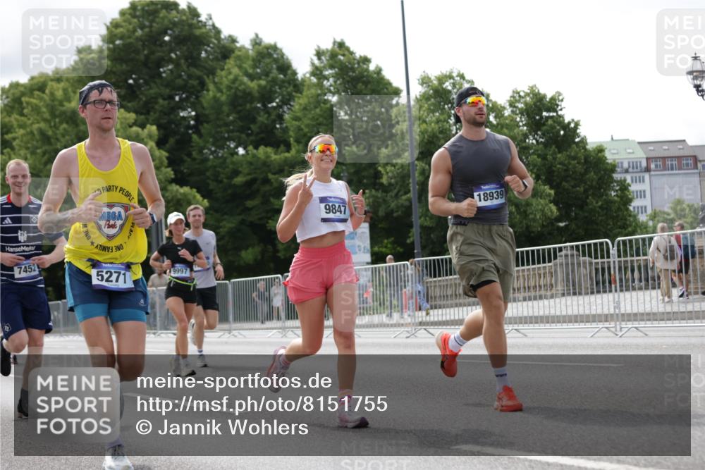 29.06.2025 - hella hamburg halbmarathon Jannik Wohlers http://msf.ph/oto/8151755 29.06.2025 10:14:53 Lombardsbrücke 1296, 1524, 1745, 2281, 2720, 3513, 3650, 4495, 5271, 5986, 6317, 7452, 7809, 7810, 7881, 8237, 8256, 8609, 9307, 9423, 9847, 9975, 9997, 10858, 11683, 12457, 12524, 13453, 13500, 13881, 14617, 15150, 15740, 16040, 17128, 17949, 18203, 18252, 18769, 18800, 18939, 19027 meine-sportfotos.de