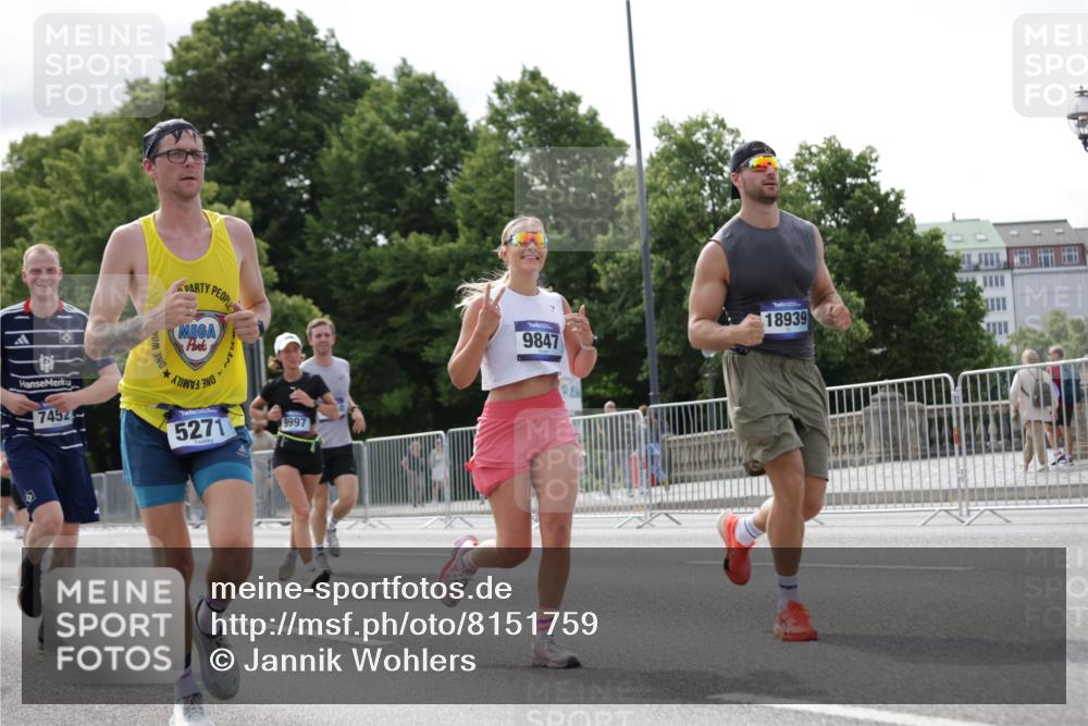 29.06.2025 - hella hamburg halbmarathon Jannik Wohlers http://msf.ph/oto/8151759 29.06.2025 10:14:53 Lombardsbrücke 1296, 1524, 1745, 2281, 2720, 3513, 3650, 4495, 5271, 5986, 6317, 7452, 7809, 7810, 7881, 8237, 8256, 8609, 9307, 9423, 9847, 9975, 9997, 10858, 11683, 12457, 12524, 13453, 13500, 13881, 14617, 15150, 15740, 16040, 17128, 17949, 18203, 18252, 18769, 18800, 18939, 19027 meine-sportfotos.de