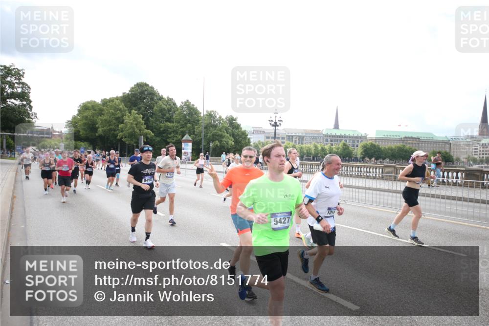29.06.2025 - hella hamburg halbmarathon Jannik Wohlers http://msf.ph/oto/8151774 29.06.2025 10:36:01 Lombardsbrücke 1102, 1224, 1835, 2124, 3398, 3404, 3428, 3741, 4245, 4442, 4937, 5012, 5246, 5427, 5540, 5573, 5747, 5809, 5919, 6093, 6190, 6417, 6667, 7140, 7575, 7576, 7632, 8498, 8530, 8945, 9115, 9117, 9229, 9918, 9978, 10024, 10112, 10146, 10336, 10341, 10984, 11541, 11637, 12343, 12493, 13227, 13422, 13445, 14296, 15234, 15568, 15707, 16239, 17807, 18226, 18644, 18646, 18918, 18929 meine-sportfotos.de