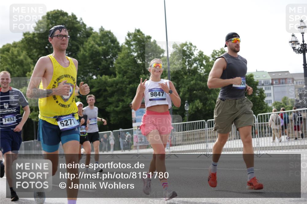 29.06.2025 - hella hamburg halbmarathon Jannik Wohlers http://msf.ph/oto/8151780 29.06.2025 10:14:53 Lombardsbrücke 1296, 1524, 1745, 2281, 2720, 3513, 3650, 4495, 5271, 5986, 6317, 7452, 7809, 7810, 7881, 8237, 8256, 8609, 9307, 9423, 9847, 9975, 9997, 10858, 11683, 12457, 12524, 13453, 13500, 13881, 14617, 15150, 15740, 16040, 17128, 17949, 18203, 18252, 18769, 18800, 18939, 19027 meine-sportfotos.de
