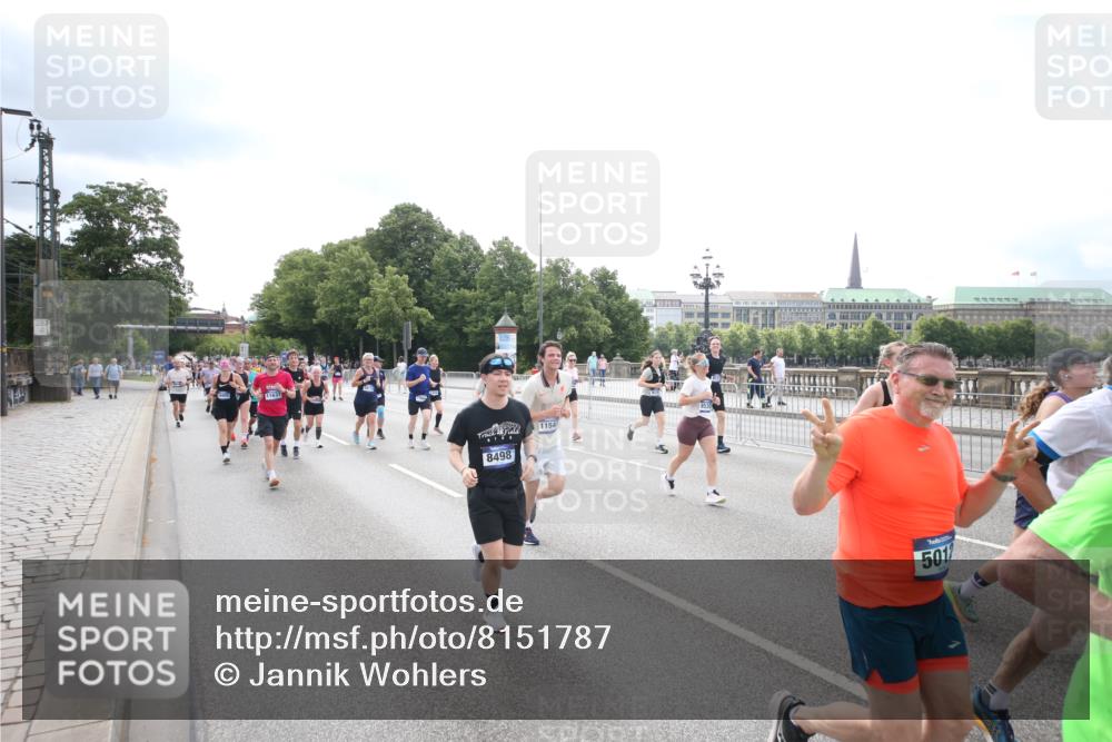 29.06.2025 - hella hamburg halbmarathon Jannik Wohlers http://msf.ph/oto/8151787 29.06.2025 10:36:02 Lombardsbrücke 1102, 1224, 1835, 2124, 3398, 3404, 3428, 3741, 4442, 4937, 5012, 5246, 5427, 5540, 5573, 5747, 5809, 5919, 6190, 6667, 7575, 7576, 7632, 8498, 8530, 8945, 9115, 9117, 9229, 9918, 9978, 10024, 10112, 10146, 10336, 10341, 10984, 11541, 11637, 12343, 12493, 13227, 13445, 14296, 15234, 15568, 15707, 16239, 17807, 18226, 18644, 18646, 18918, 18929 meine-sportfotos.de