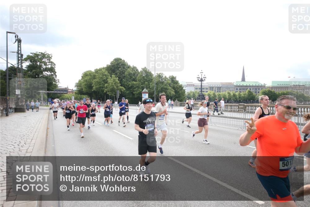 29.06.2025 - hella hamburg halbmarathon Jannik Wohlers http://msf.ph/oto/8151793 29.06.2025 10:36:02 Lombardsbrücke 1102, 1224, 1835, 2124, 3398, 3404, 3428, 3741, 4442, 4937, 5012, 5246, 5427, 5540, 5573, 5747, 5809, 5919, 6190, 6667, 7575, 7576, 7632, 8498, 8530, 8945, 9115, 9117, 9229, 9918, 9978, 10024, 10112, 10146, 10336, 10341, 10984, 11541, 11637, 12343, 12493, 13227, 13445, 14296, 15234, 15568, 15707, 16239, 17807, 18226, 18644, 18646, 18918, 18929 meine-sportfotos.de