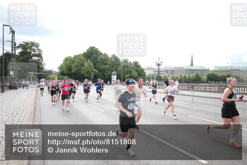 29.06.2025 - hella hamburg halbmarathon Jannik Wohlers http://msf.ph/oto/8151808 29.06.2025 10:36:02 Lombardsbrücke 1102, 1224, 1835, 2124, 3398, 3404, 3428, 3741, 4442, 4937, 5012, 5246, 5427, 5540, 5573, 5747, 5809, 5919, 6190, 6667, 7575, 7576, 7632, 8498, 8530, 8945, 9115, 9117, 9229, 9918, 9978, 10024, 10112, 10146, 10336, 10341, 10984, 11541, 11637, 12343, 12493, 13227, 13445, 14296, 15234, 15568, 15707, 16239, 17807, 18226, 18644, 18646, 18918, 18929 meine-sportfotos.de